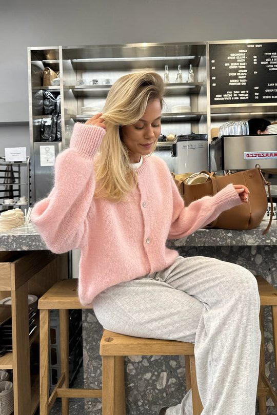 Button-Up Knit Cardigan with Long Sleeves for Women - Pink