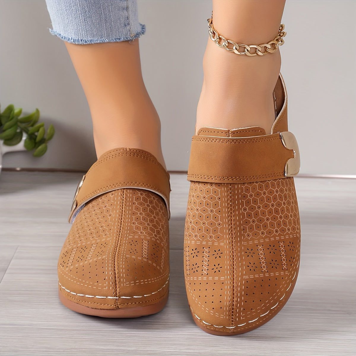 Closed Toe Slip-On Mule for Women - Dark Brown