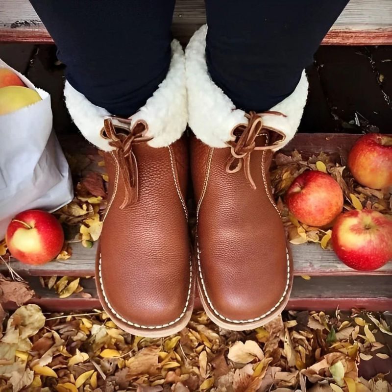 Fleece-Lined Lace-Up Winter Boots for Women - Light Brown