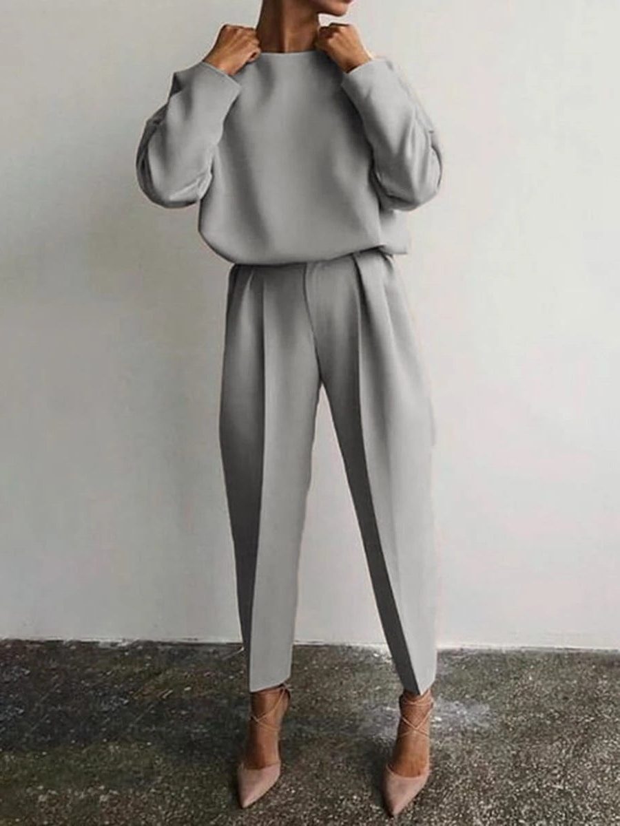 Oversized Pleated Trousers Set with Crew Neck for Women