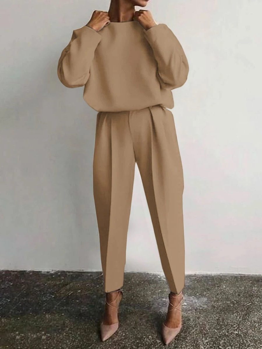 Oversized Pleated Trousers Set with Crew Neck for Women
