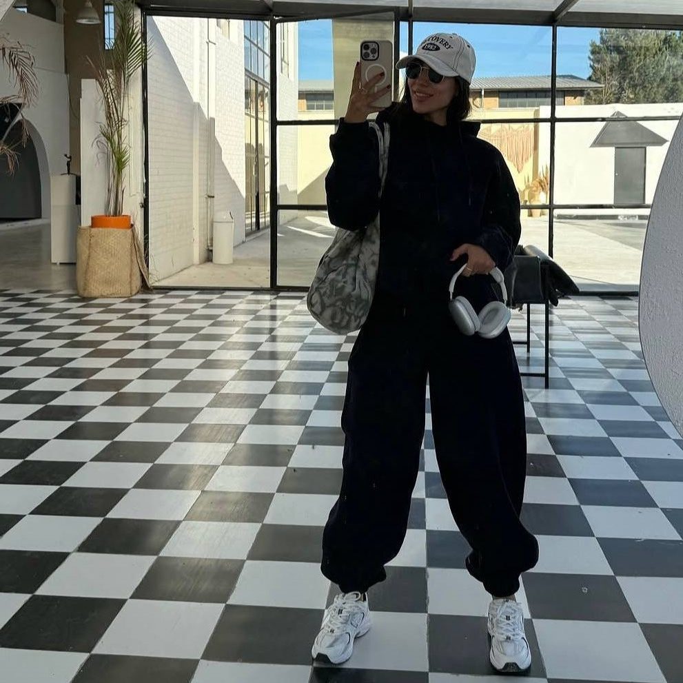 Oversized Zip-Up Jogging Set for Women - View 5