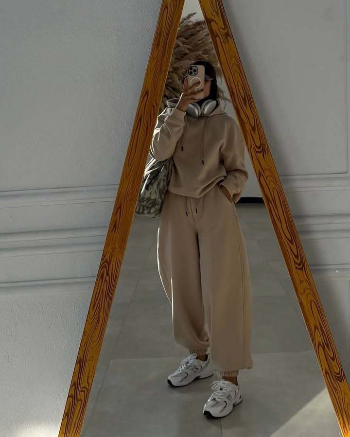 Oversized Zip-Up Jogging Set for Women - Apricot