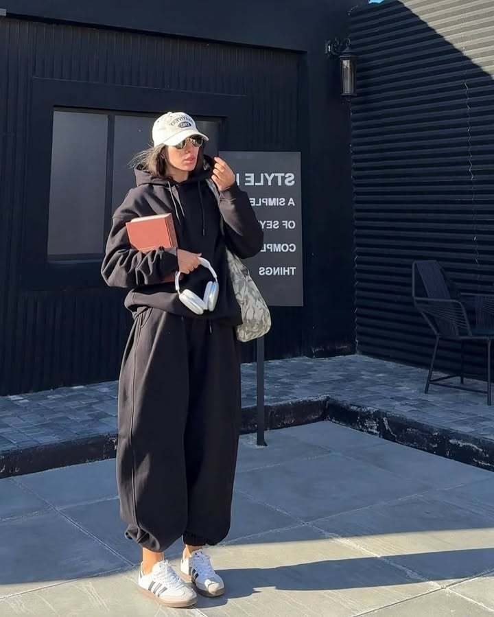 Oversized Zip-Up Jogging Set for Women - Black