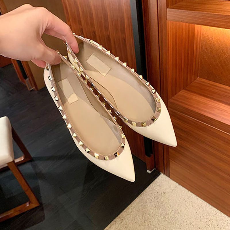 Pointed Toe Flat Shoes with Studs for Women