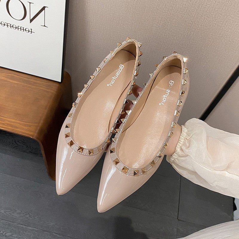 Pointed Toe Flat Shoes with Studs for Women